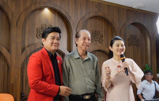 NSND Quế Trân cùng dàn nghệ sĩ sưởi ấm lòng những nghệ sĩ lão thành