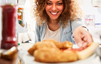 Cảnh giác với những món ăn thừa dễ gây ngộ độc trong mùa nắng nóng