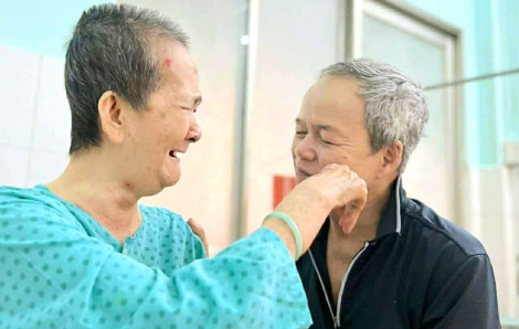 Nửa thế kỷ nắm tay nhau đi qua dâu bể