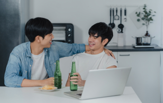 Một bữa nhậu lộ ra cách chồng nhìn gia đình tôi