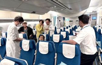 Hành khách bất tỉnh trên chuyến bay từ Mỹ về TPHCM, được cứu kịp thời trên không