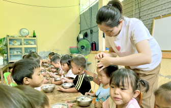 Nghệ An yêu cầu trường học công khai đơn vị cung cấp thực phẩm bán trú