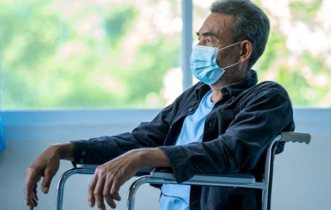 Về già đổ bệnh thì ráng chịu...