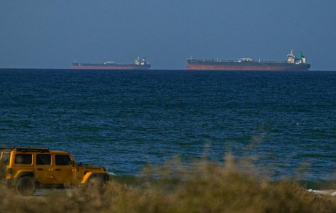 Iran dọa phong tỏa Biển Đỏ nếu Mỹ không mở lại eo biển Hormuz