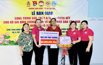 Trao mái ấm tình thương cho phụ nữ dân tộc Hoa khó khăn