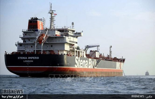 Mỹ ‘giáng đòn’ vào nguồn thu dầu mỏ của Iran