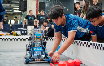 Học sinh 1 trường ở TPHCM tham dự giải vô địch thế giới VEX World Championship 2026