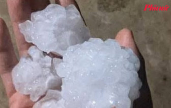 Mưa đá to bằng nửa nắm tay rơi xuống Lào Cai, 4 người bị thương