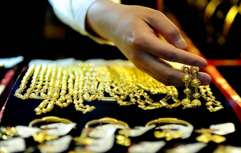 Giá vàng ngày 16/4: Vàng trong nước bất ngờ giảm mạnh, thế giới neo ở mức cao