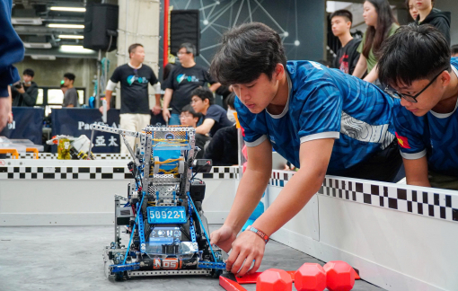 Học sinh 1 trường ở TPHCM tham dự giải vô địch thế giới VEX World Championship 2026