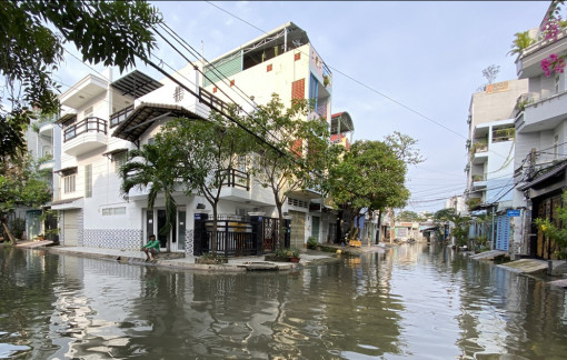 Người dày dạn kinh nghiệm sẽ đi mua nhà vào mùa mưa, mùa triều cường
