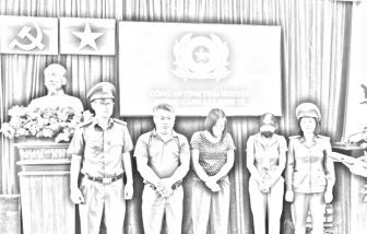 Hiệu trưởng bị bắt trong vụ tuồn thịt heo bệnh vào trường học