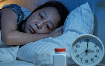 Vì sao mọi người thường thức giấc lúc 3g sáng?