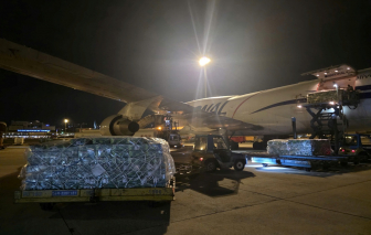 Một doanh nghiệp thuê máy bay đưa 98 tấn trái cây Việt sang Trung Đông