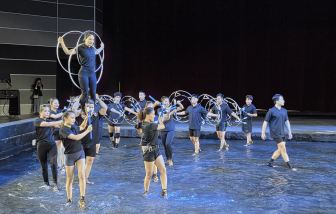 Rạp Xiếc và Biểu diễn đa năng Phú Thọ hút khách tham quan