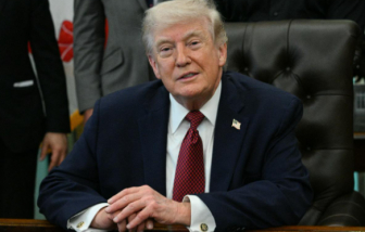 Ông Trump triệu tập họp khẩn khi khủng hoảng eo biển Hormuz leo thang