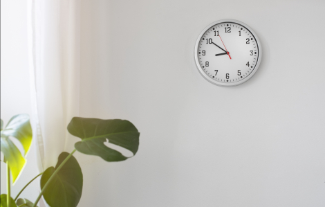 Bạn có đang treo đồng hồ treo tường sai cách?