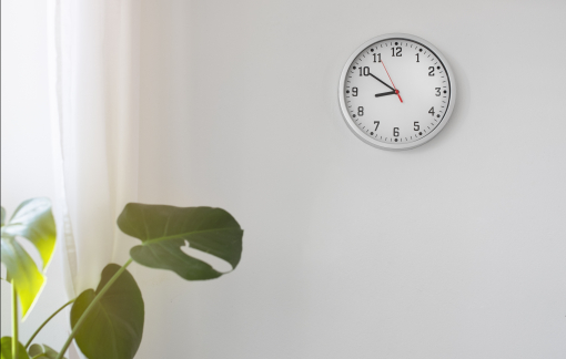 Bạn có đang treo đồng hồ treo tường sai cách?