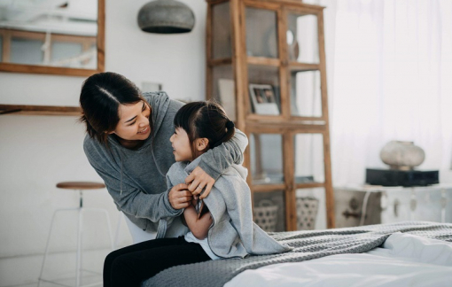 Mẹ đơn thân có nên chủ động sinh thêm để con có chị có em?