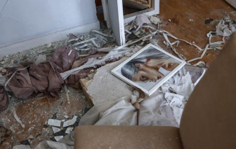 Nhà cửa bị phá hủy, hàng ngàn người Iran bơ vơ không nơi ở