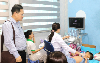 Theo dõi sức khỏe liên tục suốt vòng đời