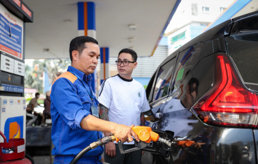 Giá xăng dầu tiếp tục giảm mạnh, có loại giảm hơn 3.000 đồng/lít