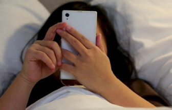 Zalo anh trống trơn nhưng lòng tôi đầy nghi vấn