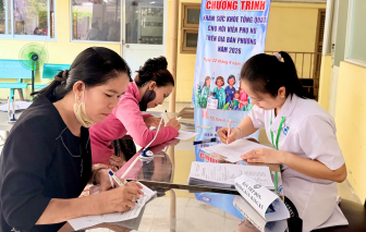 Gần 100 phụ nữ phường Phú Lâm được khám sức khỏe tổng quát miễn phí