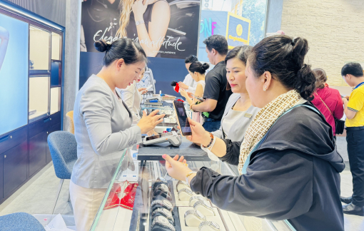 Giá vàng giảm về dưới 170 triệu đồng/lượng