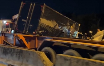 Hiện trường 6 ô tô tông liên hoàn trên cầu Phú Mỹ