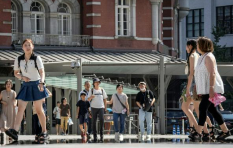 Nhật Bản khuyến khích nhân viên mặc...quần đùi đi làm để tiết kiệm năng lượng