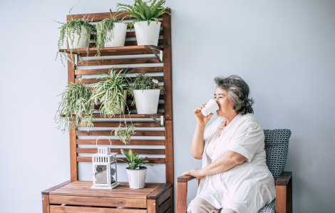 Nhìn sắc mặt con dâu để sống