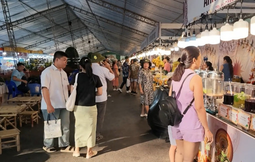 Giỗ Tổ Hùng Vương: Thưởng thức món ngon 3 miền tại 100 gian hàng trong Thảo Cầm Viên