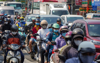 Cửa ngõ TPHCM, phà Cát Lái không xảy ra ùn ứ cục bộ trong ngày đầu nghỉ lễ Giỗ Tổ Hùng Vương