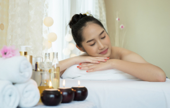 Được mẹ chồng dẫn đi spa, tôi nghĩ ngay đến má ruột