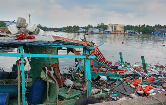 Cháy nổ tàu cá khiến 7 người bị thương