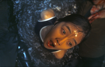 Nhà sản xuất ‘Tiệm ăn của quỷ’ trở lại với phim kinh dị nặng đô ‘Sợi chỉ đỏ’