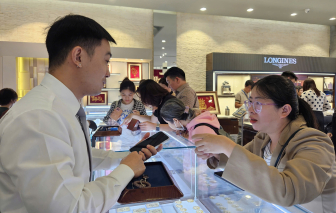 Giá vàng giảm mạnh sau kỳ nghỉ lễ