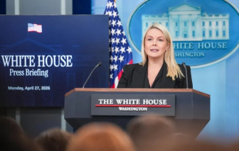 Mỹ cân nhắc đề xuất từ Iran, 20.000 thủy thủ vẫn mắc kẹt tại Trung Đông