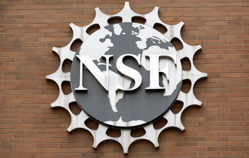 Tổng thống Trump sa thải toàn bộ Hội đồng Khoa học quốc gia