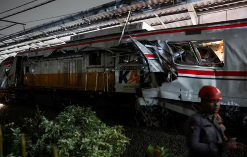 Va chạm tàu ở Indonesia, it nhất 14 người thiệt mạng, hơn 80 người bị thương