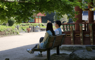 Khi chùa trở thành cầu nối, kết đôi cho người trẻ Hàn Quốc