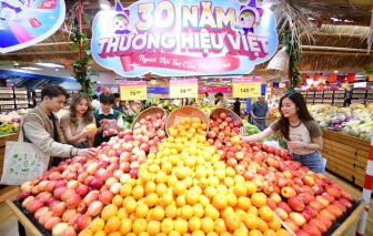 Sức mua 'tăng nhiệt' trước lễ 30/4 - 1/5