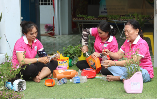 Cho rác thải một đời sống mới