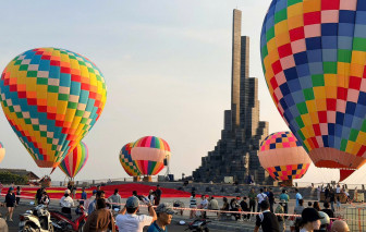 Khinh khí cầu Tháp Nghinh Phong có gì mà hot rần rần mạng xã hội?