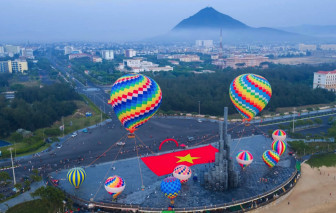Khinh khí cầu Tháp Nghinh Phong có gì mà hot rần rần mạng xã hội?