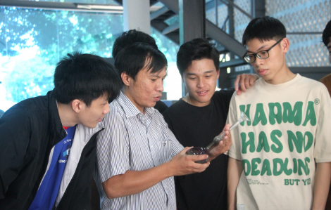 Nâng chất nguồn nhân lực khoa học công nghệ bằng học bổng STEM