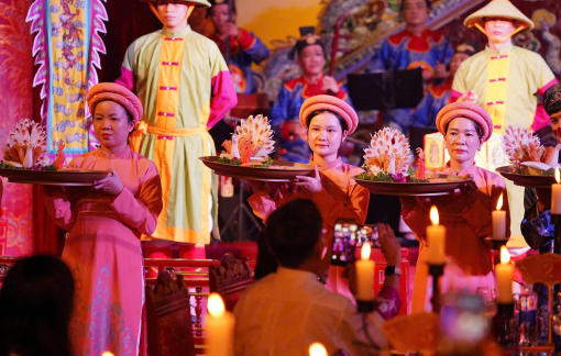 Nem công, chả phượng làm mãn nhãn du khách trong chương trình “Dạ yến hoàng cung”