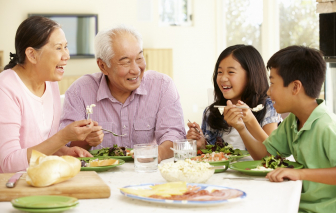 Đừng quên ông bà