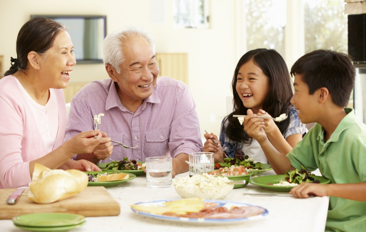 Đừng quên ông bà